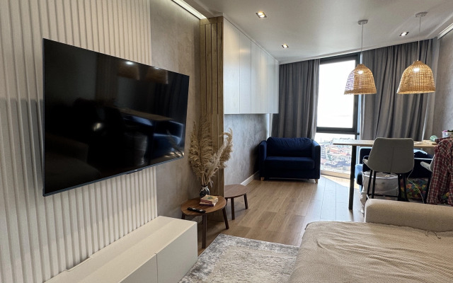 Apartament favorit MorskayaSimfonya-2 s panoramoj na more, bassejnom na territorii ZhK Apartment
