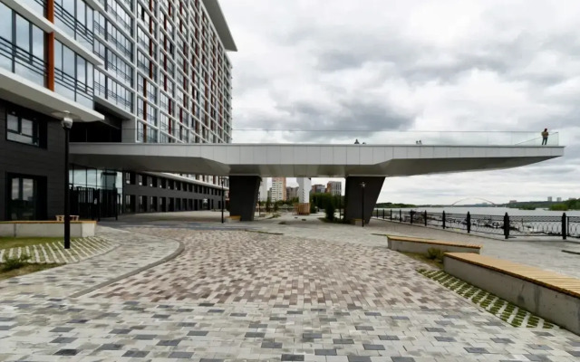 Dvukhkomnatnaya Studiya S Panoramnym Vidom Na R. Ob Apartments