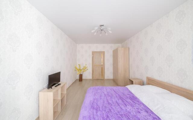 Na Kremenchugskoy 9k2 Apartments