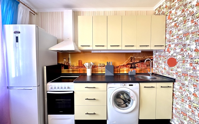 naprotiv TTS Zhemchuzhina Sibiri Apartments