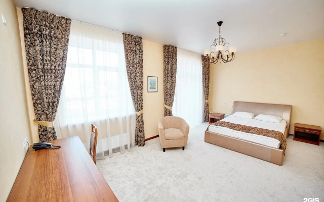 WOLKI & LIPKI Country Hotel