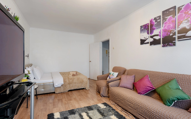 Dvukhkomnatnye Metro Nagornaya Apartment