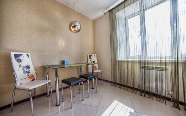 Na Novo-Chernushenskom Apartment
