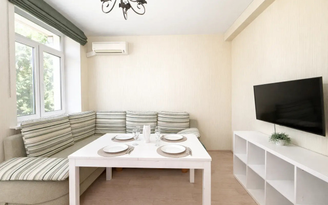 Апартаменты Уютные трехкомнатные в самом сердце города