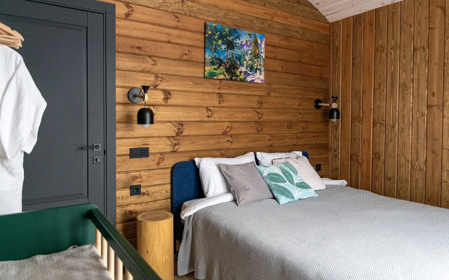Zeleny Lug Private house