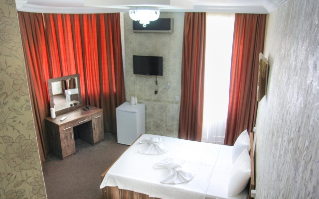 New Palace Shardeni Hotel