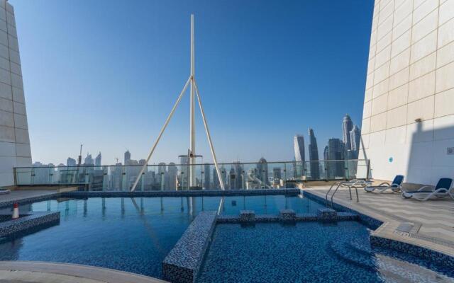 Cosmos Living - Goldcrest Views1 Apartments