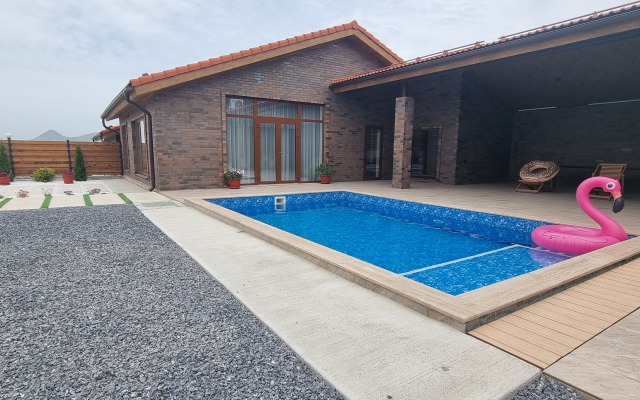 N2 Chetyre Sezona Guest house