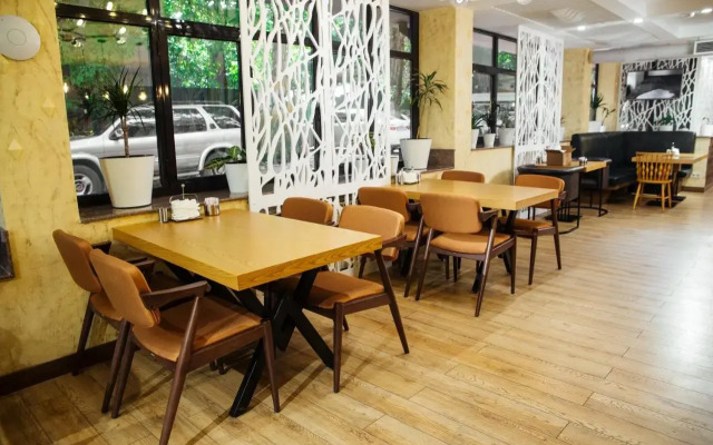 Kazzhol Hotel