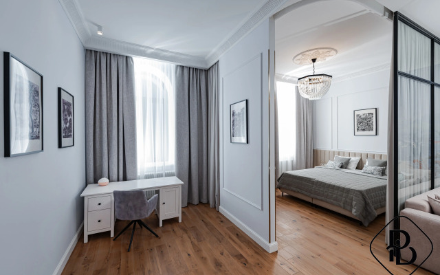 Квартира с балконом на Невском проспекте