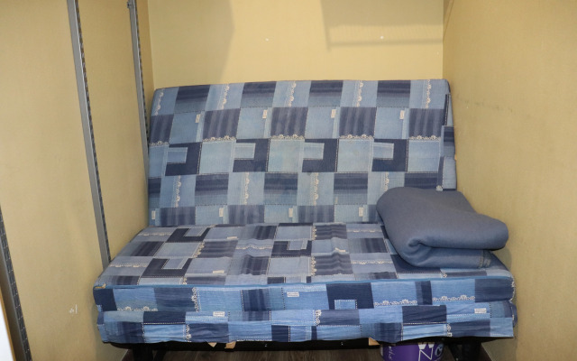 Bolshaya u Krokus Ekspo Mezhdu Metro Myakinino i Penyagino Flat
