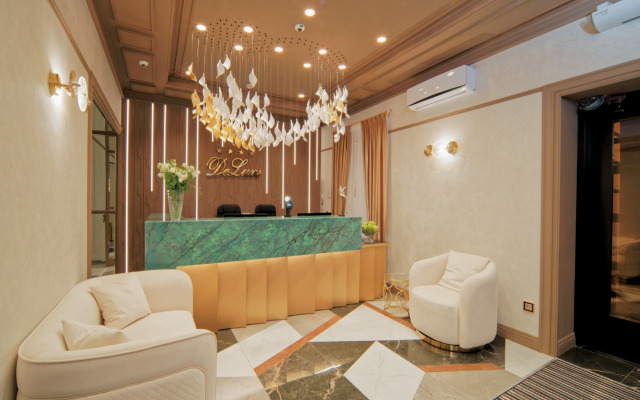 Tverskie Zamki De Luxe Hotel