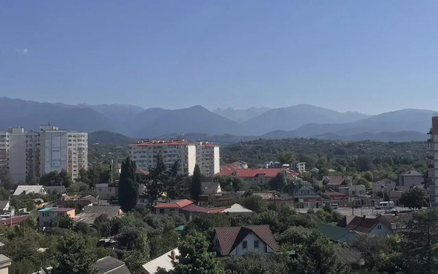 S Ppekrasnym Vidom Na Gornye Vershiny Flat