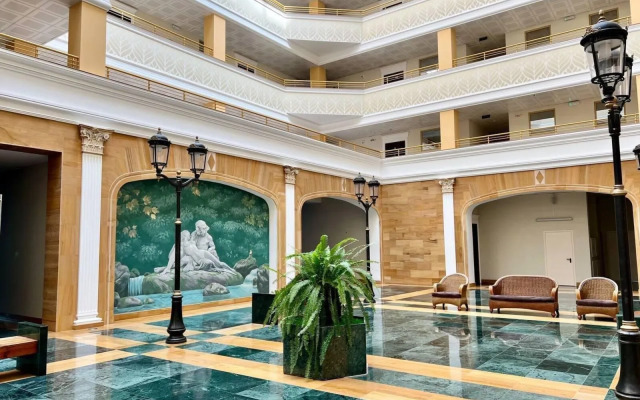 Апартаменты на Ялтинской 12А, ЖК Шато Лувр