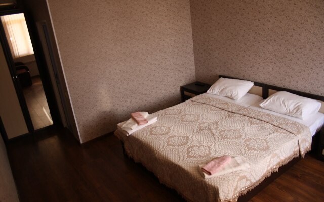 Amina Beach Guest House