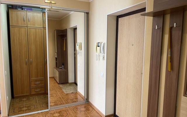 Dvukhkomnatnaya Pionerskaya 100 Flat