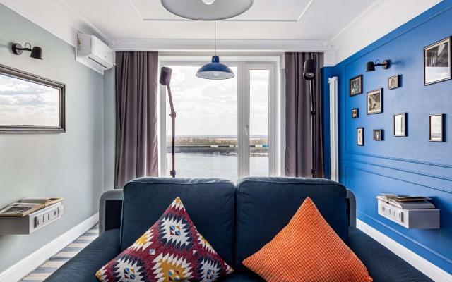 Квартира на набережной с видом на реку