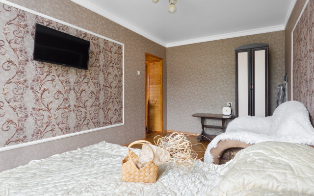 Апартаменты на Коллективной 4