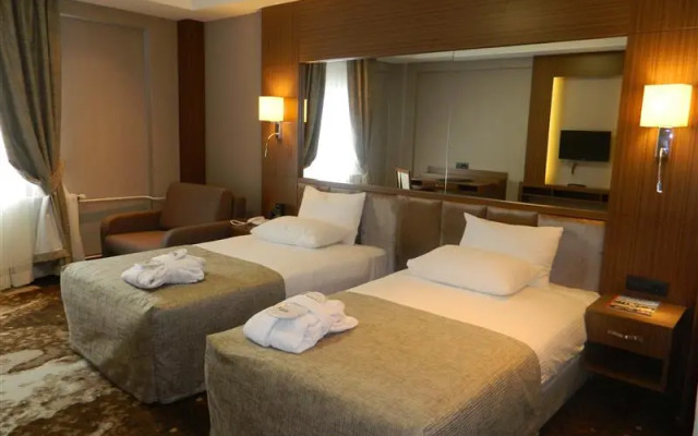 The Green Park Kartepe Hotel