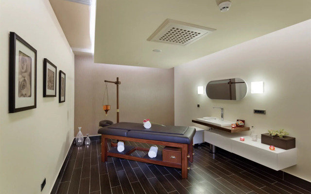 Royal Teos Thermal Resort Clinic & Spa Resort (Halal Hotel)
