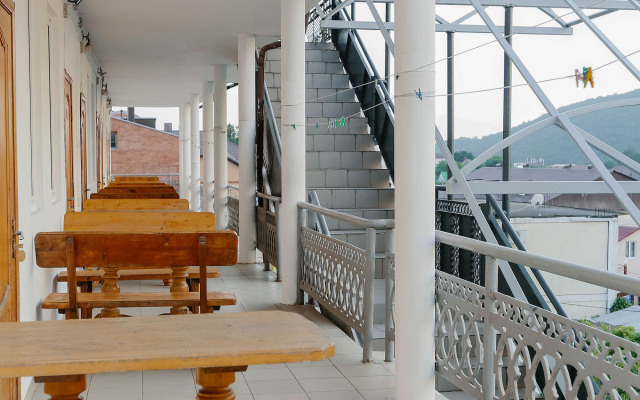 Green Oasis Vavilon Guest House
