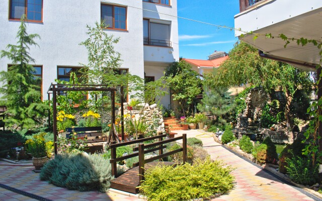 Svetoch Guest House