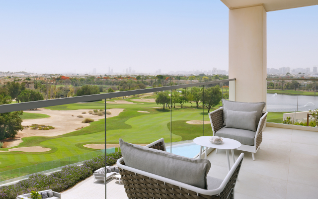 Отель Vida Emirates Hills