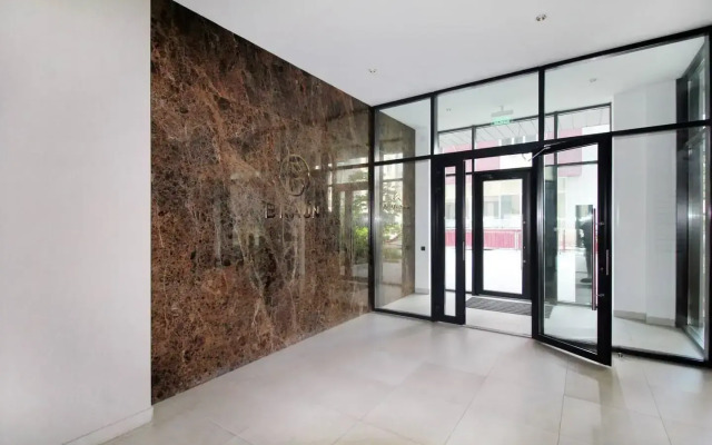 Trekhkomnatnaya V Zhk braun Vozle Trts Mega Almaty Flat