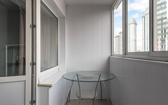 Flat Inn s vidom na MGU na Mosfil'movskoy ulitse Apartments