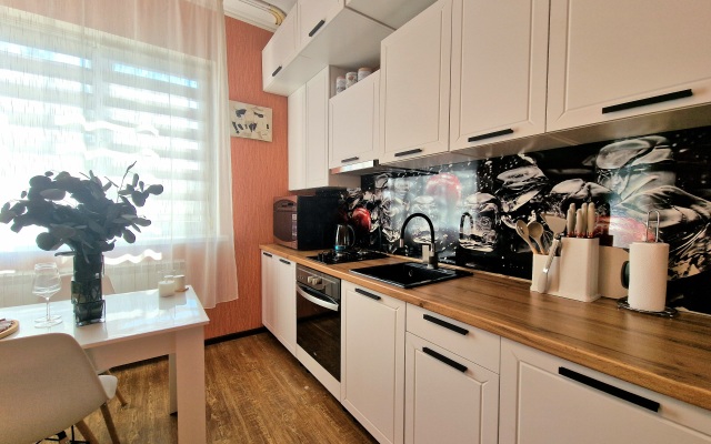 Yevrodvushka S Vidom Na More Flat