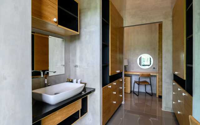Tropical Paradise Villa with Large Pool Villa