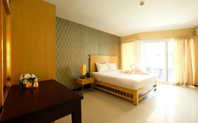 Отель Jomtien Plaza Residence