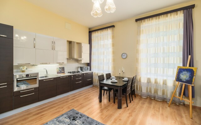 Апартаменты у Эрмитажа 3 спальни 2 сан.узла 8 гостей