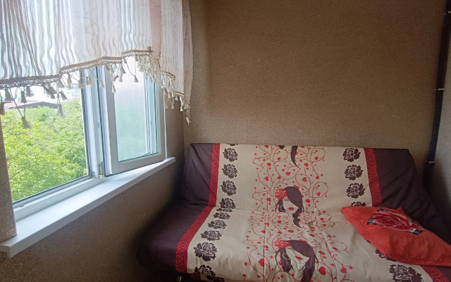 Na Romashke S Vidom Na Gory Flat