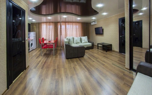 Апартаменты Хом-Сити на М. Горького 59 (148)