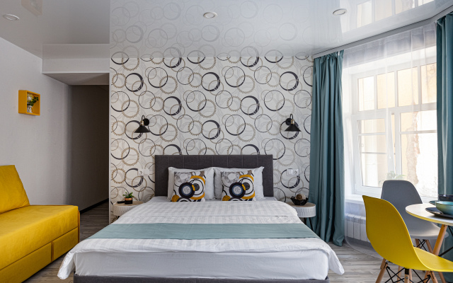 Комфортные апартаменты для троих с видом во двор