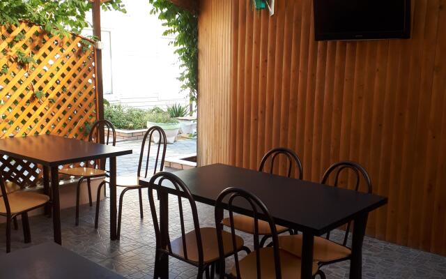 Kantri Guest House
