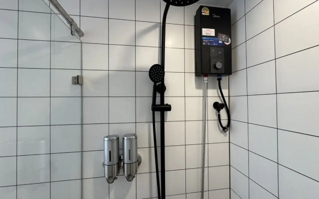 Milaya s Basseynom Ryadom s Morem Flat