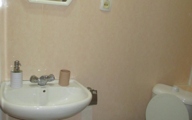 Uyut Guest House