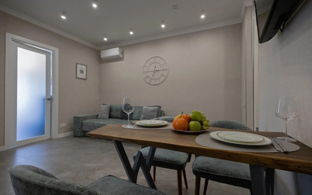 Апартаменты Двухкомнатные апартаменты с балконом в Светлана-парк