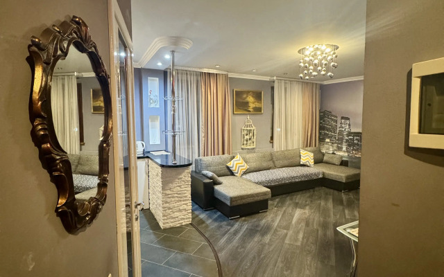 V Tsentre Goroda Flat