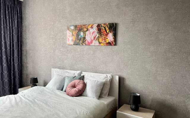 Tolstoy Novomoskovskaya Flat