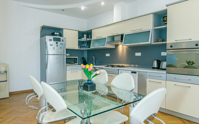 Stella Luxury Apartment in Nizami Street, Apartments