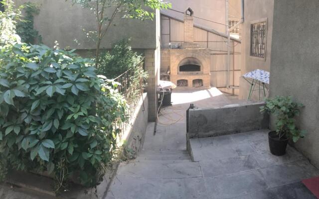 Aram Guest house