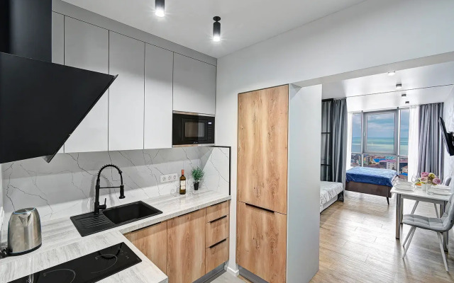 Lyuks MorskayaSimfonya-2 s panoramoj na more i bassejnom na territorii ZHK Apartments