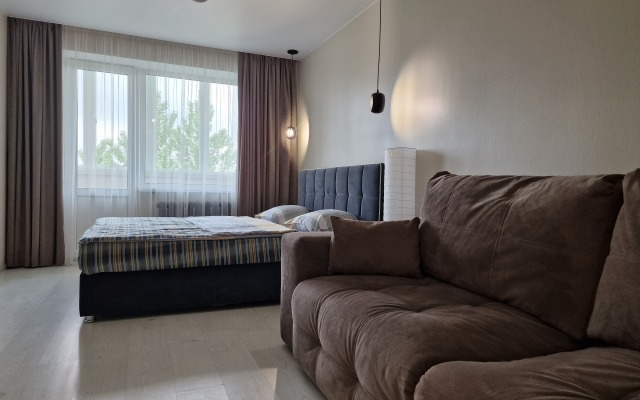 S Gostinoy I 3 Spalnyami Apartments