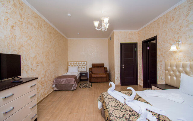 Grand Noy Hotel