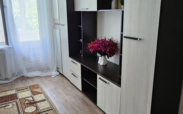 Na Oktyabryskoy Flat