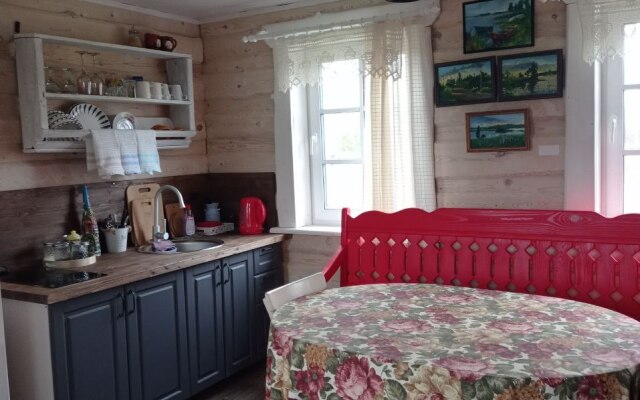 Domik Khudozhnikov Guest House