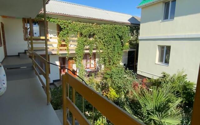 Gostinyij Dvor Guest House